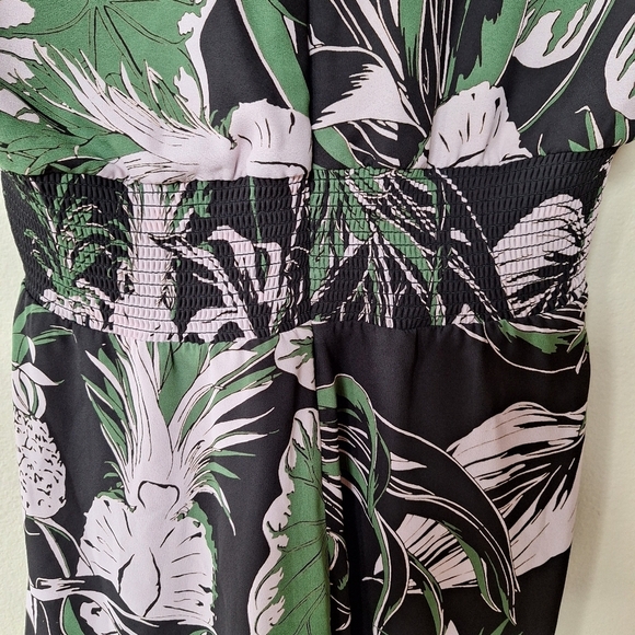 Aritzia Sunday Best Floral Romper. Short sleeves. Pockets. Womens size 8 - Picture 8 of 9